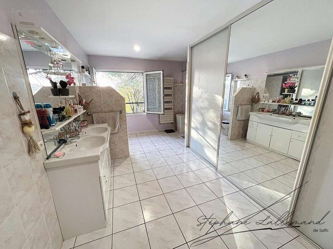 Photo 8 - Appartement à SAINT-HILAIRE-DE-BRETHMAS
