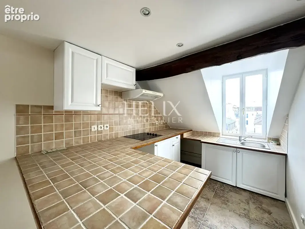 Grand appartement atypique 3 pièces Place du Marché Saint Germain en Laye, château RER A - photo 7