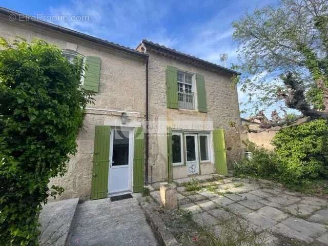 Maison à FONTVIEILLE