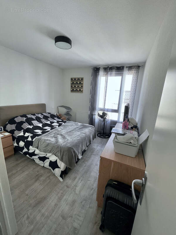 Appartement à BEAUZELLE