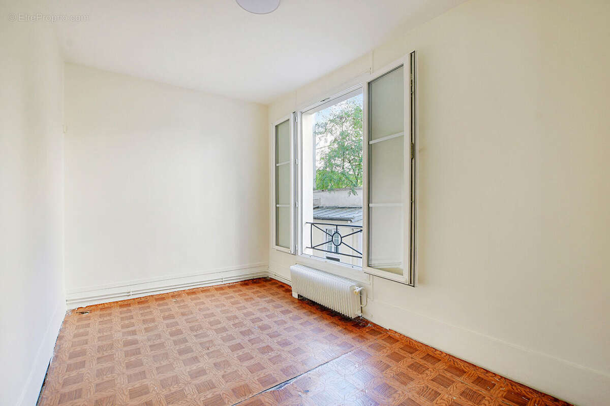Appartement à PARIS-10E