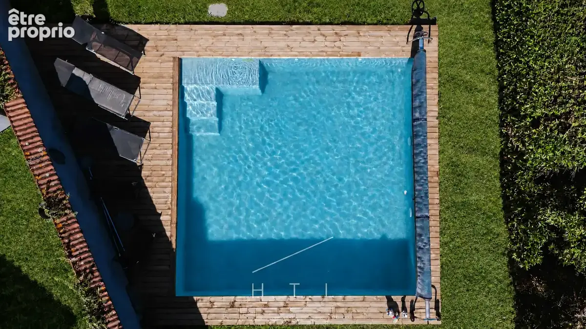 Maison familiale de 179 m2 avec piscine, jardin et double garage à Quincieux - photo 1