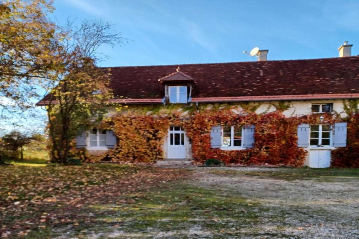 Maison à BEIRE-LE-CHATEL