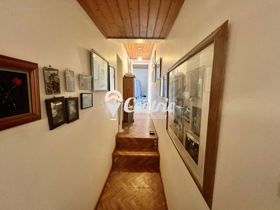 Maison à LE BUSSEAU