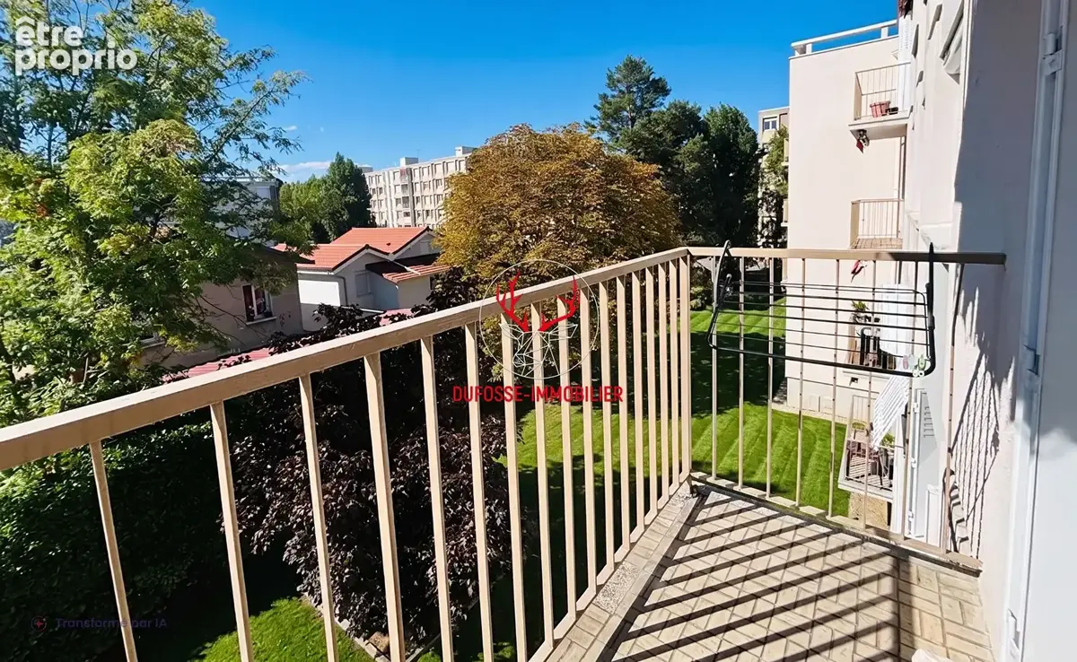 Appartement T3 traversant 78m² avec balcon, cave et garage - Bron (69500) - photo 4