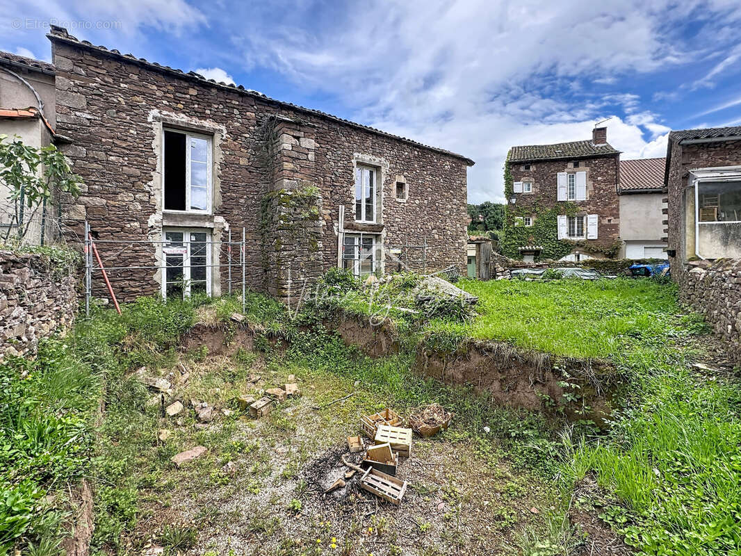 Maison à VABRES-L'ABBAYE