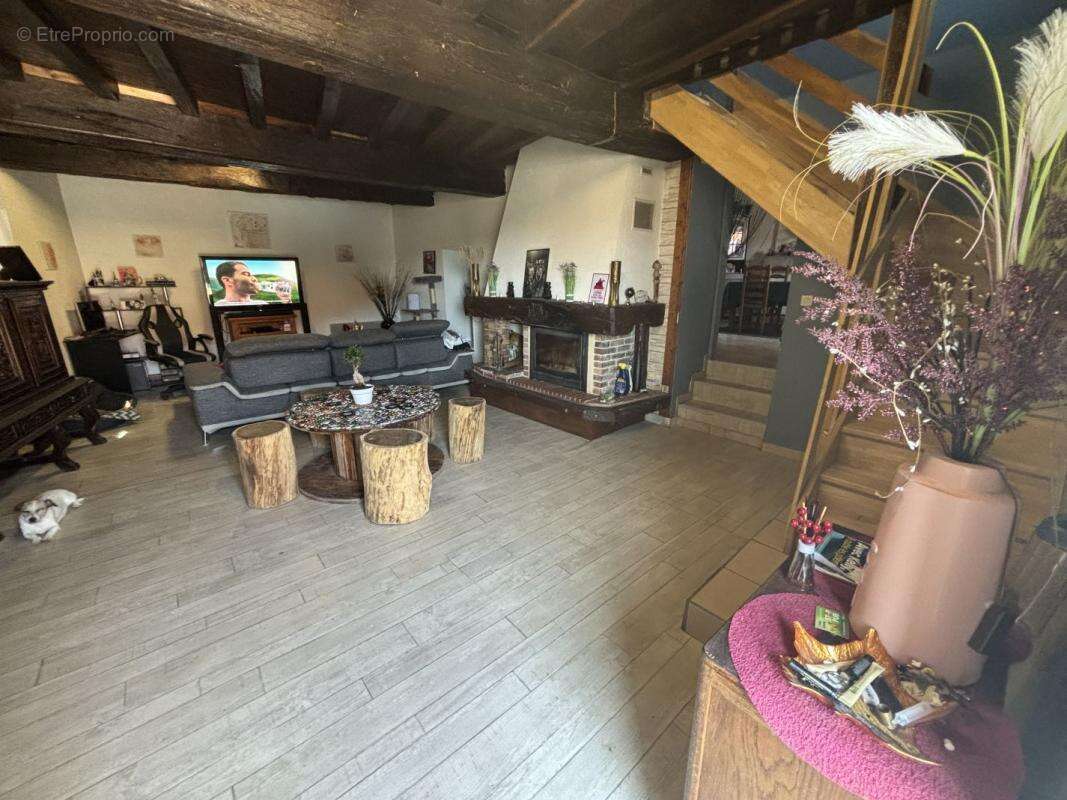 Maison à SAINT-CYR-SUR-MENTHON