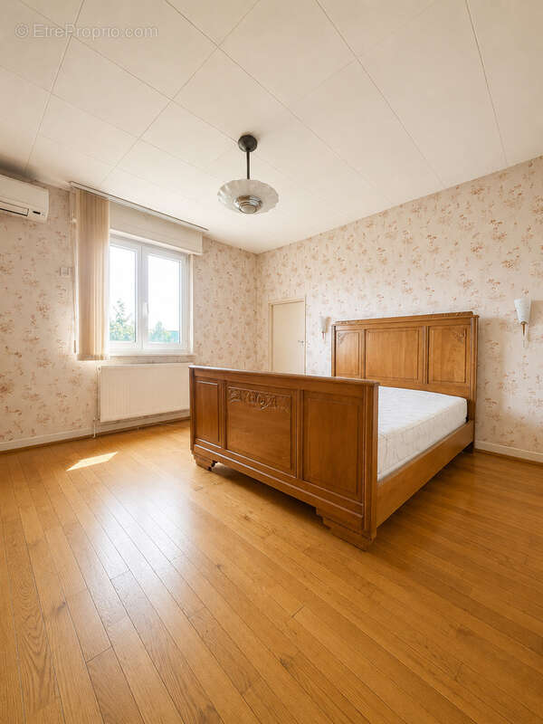 Maison 5 pièces de 90 m2 sur 4,24 ares - photo 3