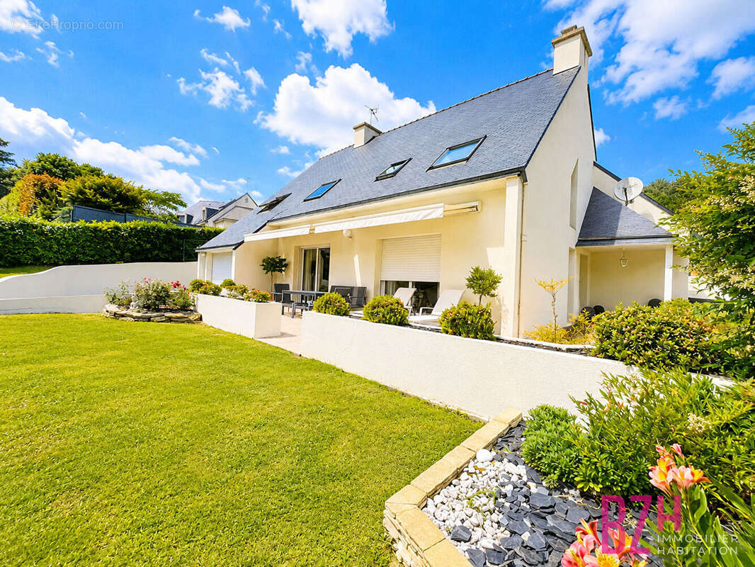 Maison à SAINT-AVE