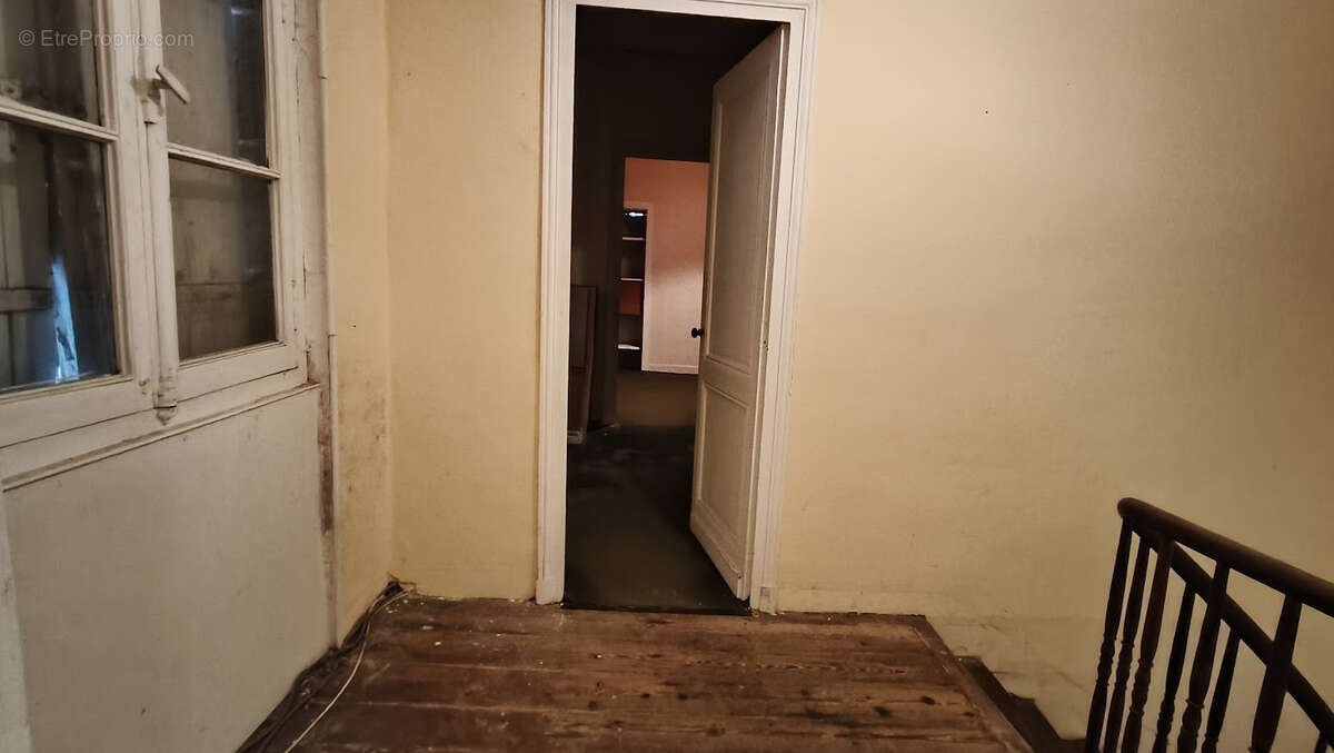 Commerce à SAINT-CHRISTOLY-DE-BLAYE