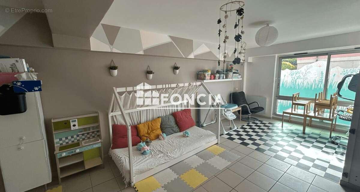 Grand T4/T5 coeur BONNEFOY - double destination habitation / professionnel - photo 6