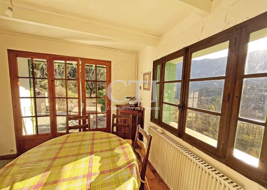 Maison à MONTBRUN-LES-BAINS