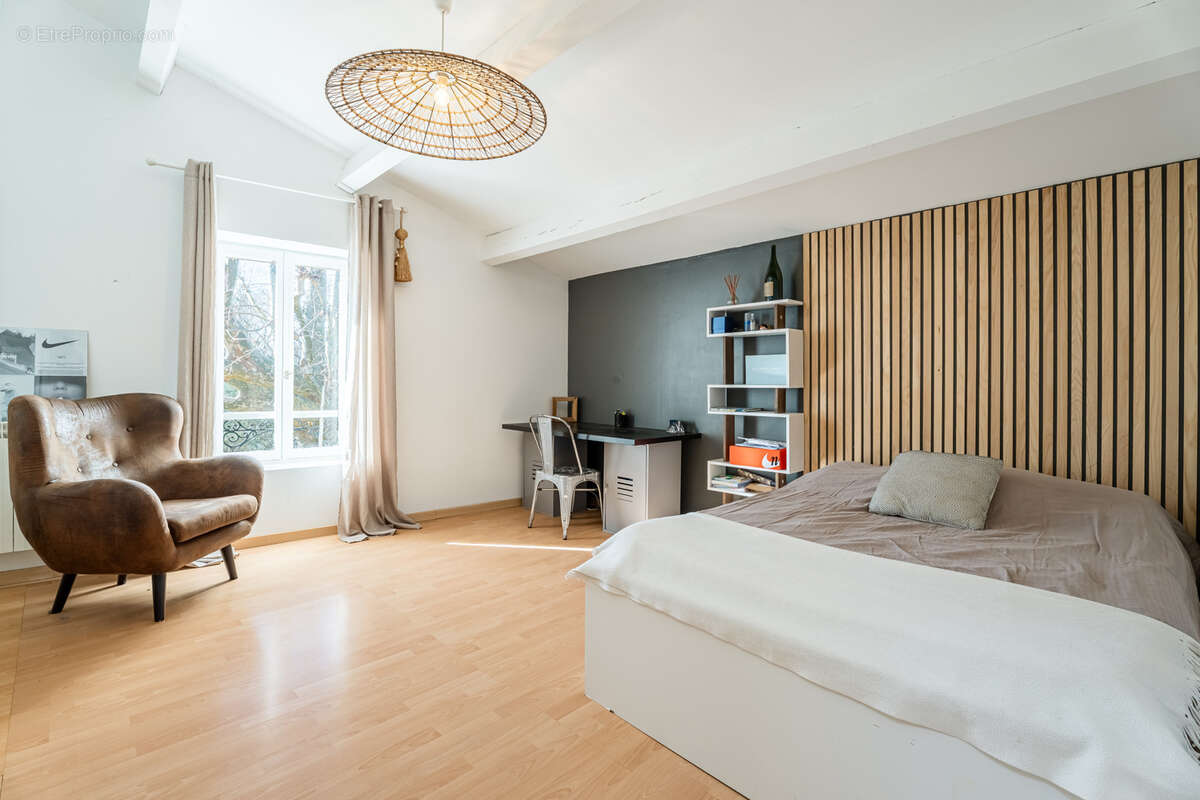 Maison à LA BOUILLADISSE