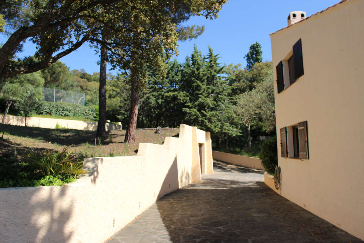 Maison à BORMES-LES-MIMOSAS