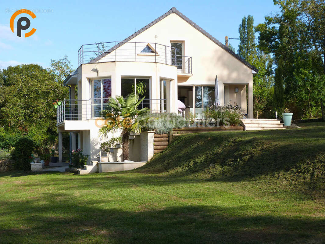 Maison à SAINT-AMAND-MONTROND