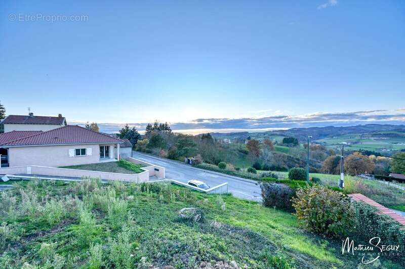 Terrain à SAINT-MARTIN-EN-HAUT