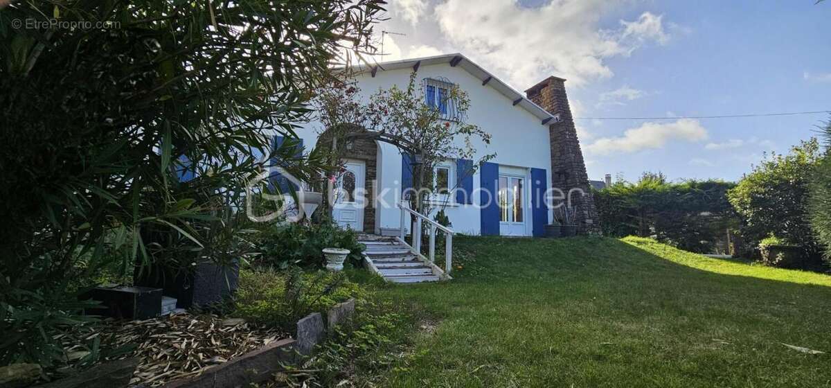 Maison à FLEURY-SUR-ORNE