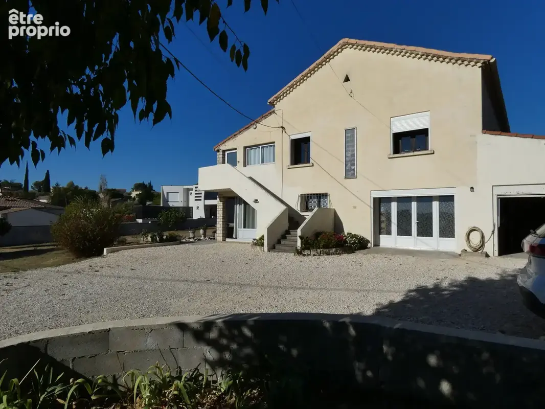 Alès , propriété deux logements sur 2200 m2 constructibles - photo 8