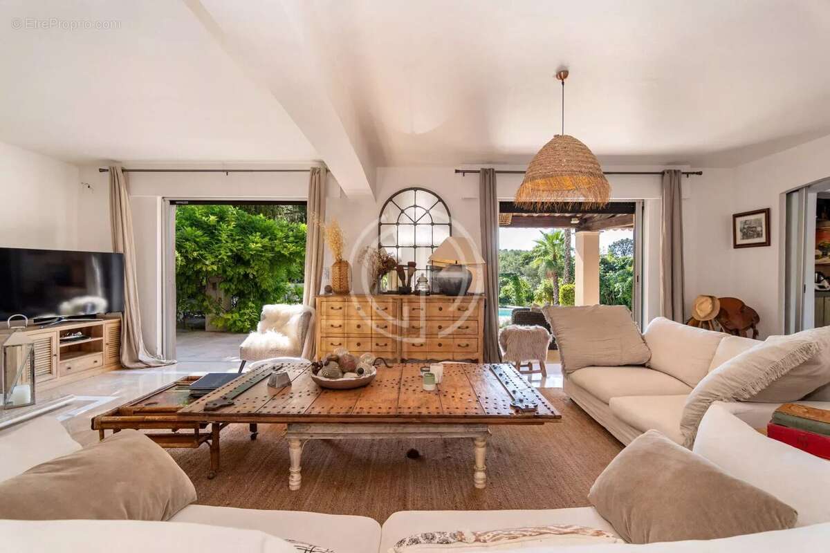 Maison à MOUANS-SARTOUX