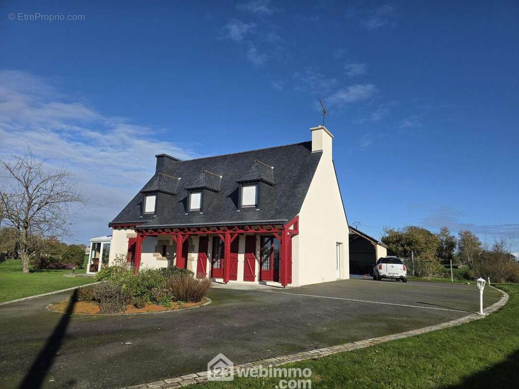 Maison à SAINT-CLET