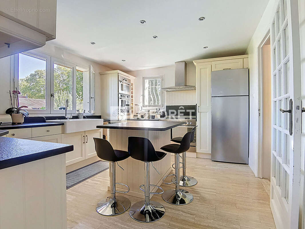 Maison à FLEURIEU-SUR-SAONE