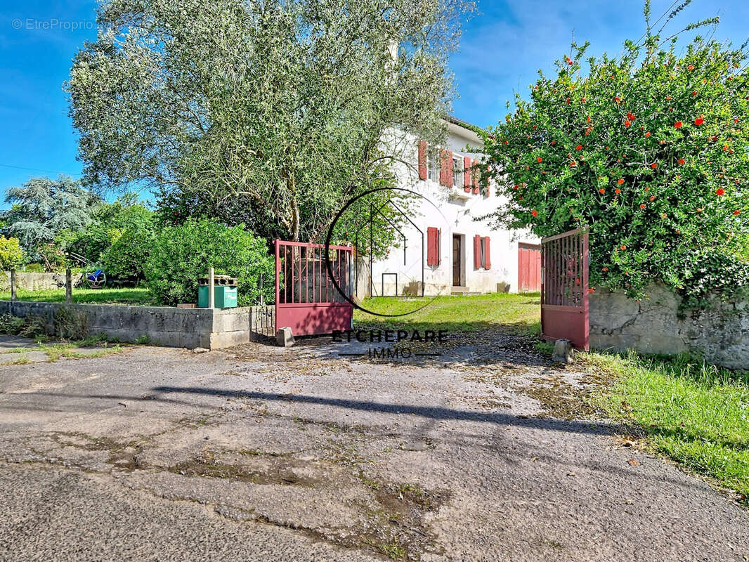 Maison à ESPES-UNDUREIN
