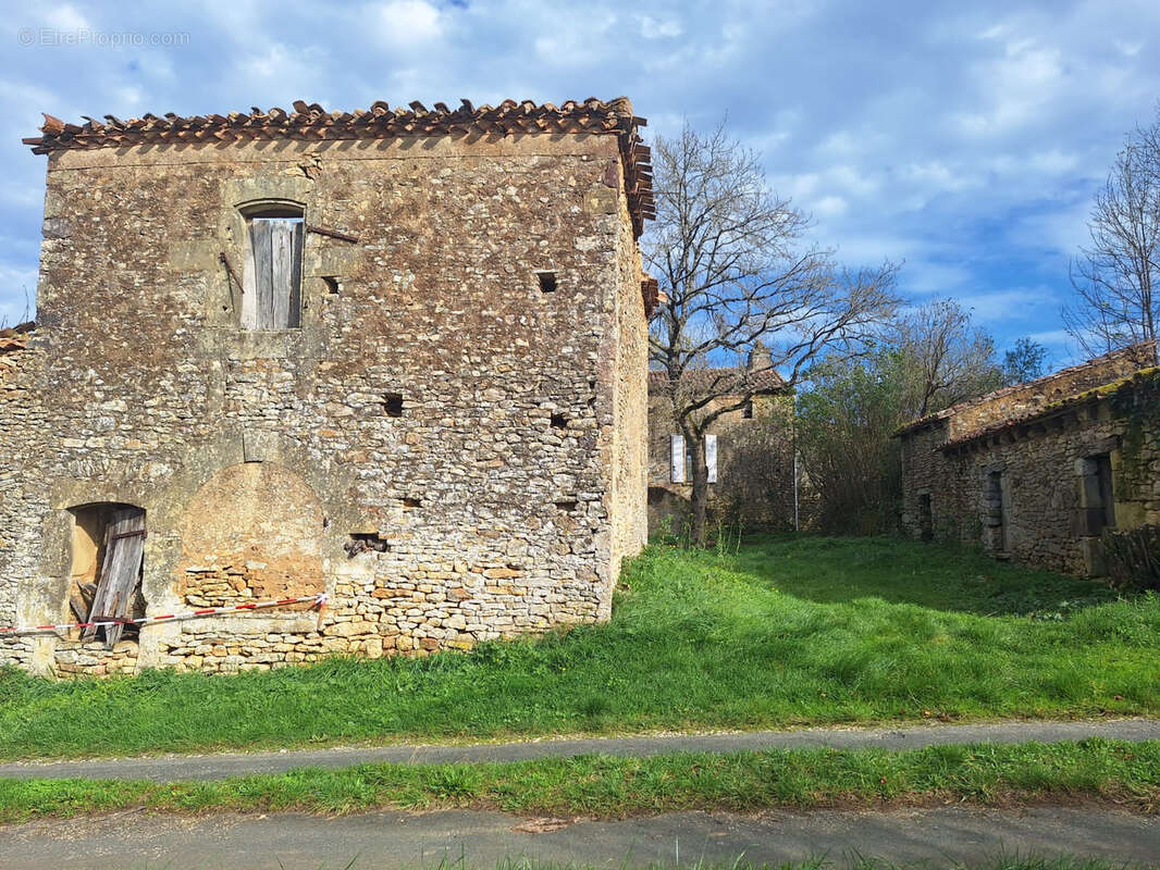 Maison à SAINT-MARCORY