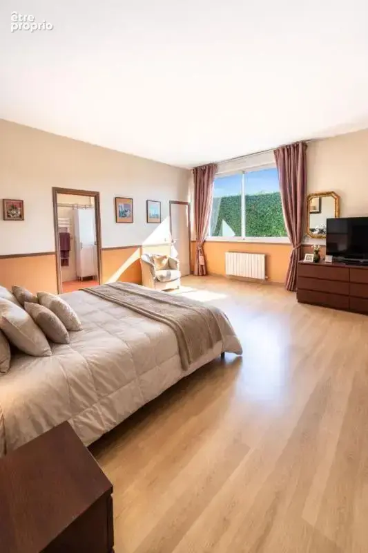 Rare et atypique : Grande maison de plain-pied 220 m² + 250 m² garage / atelier - Prestations haut de gamme - 3 min de Plouay -  - photo 10