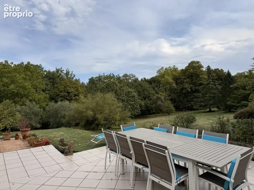 Maison familiale sur 1 hectare de terrain arboré - photo 19