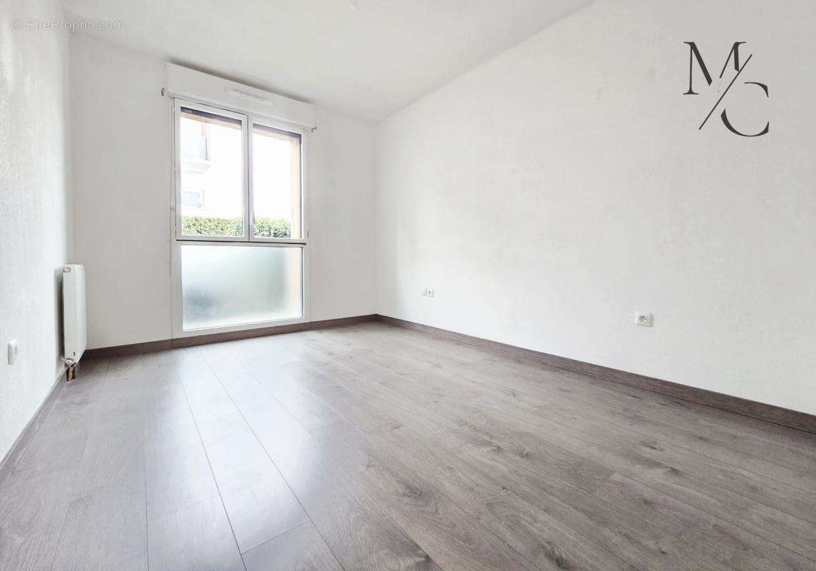 Appartement à BEAUZELLE