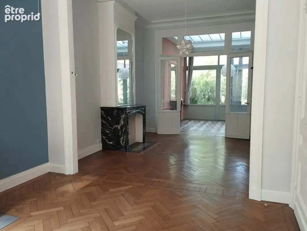 Maison 260 m² à Roubaix  - photo 2