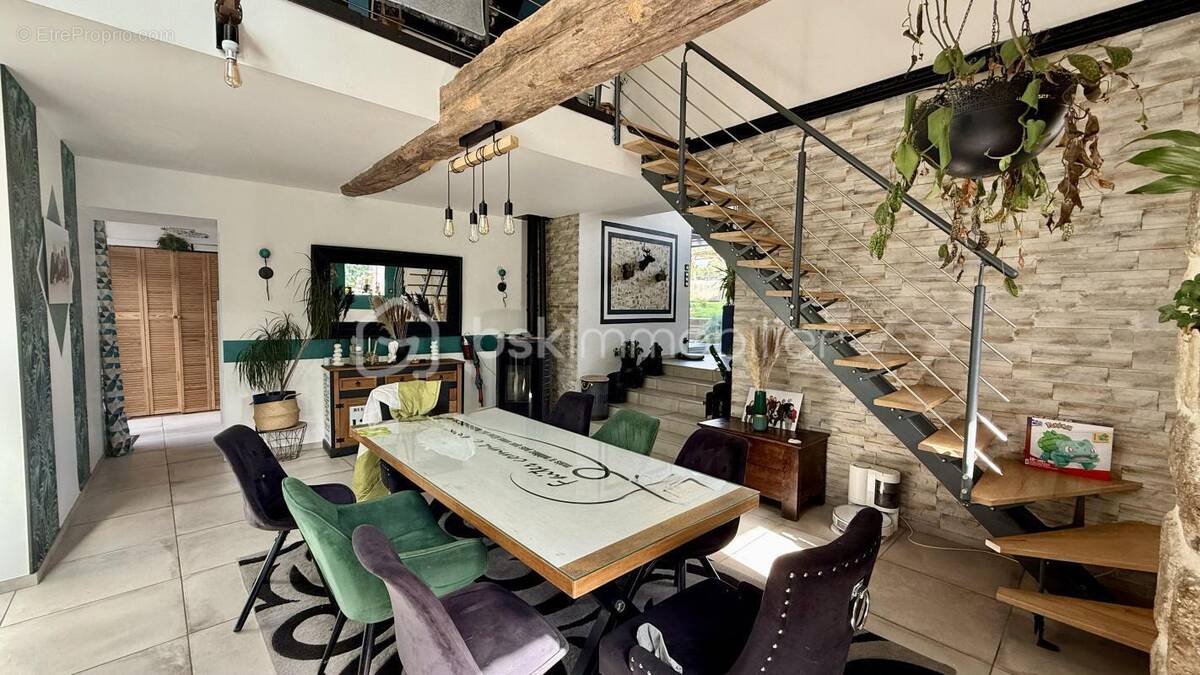 Maison à CHAMPSECRET