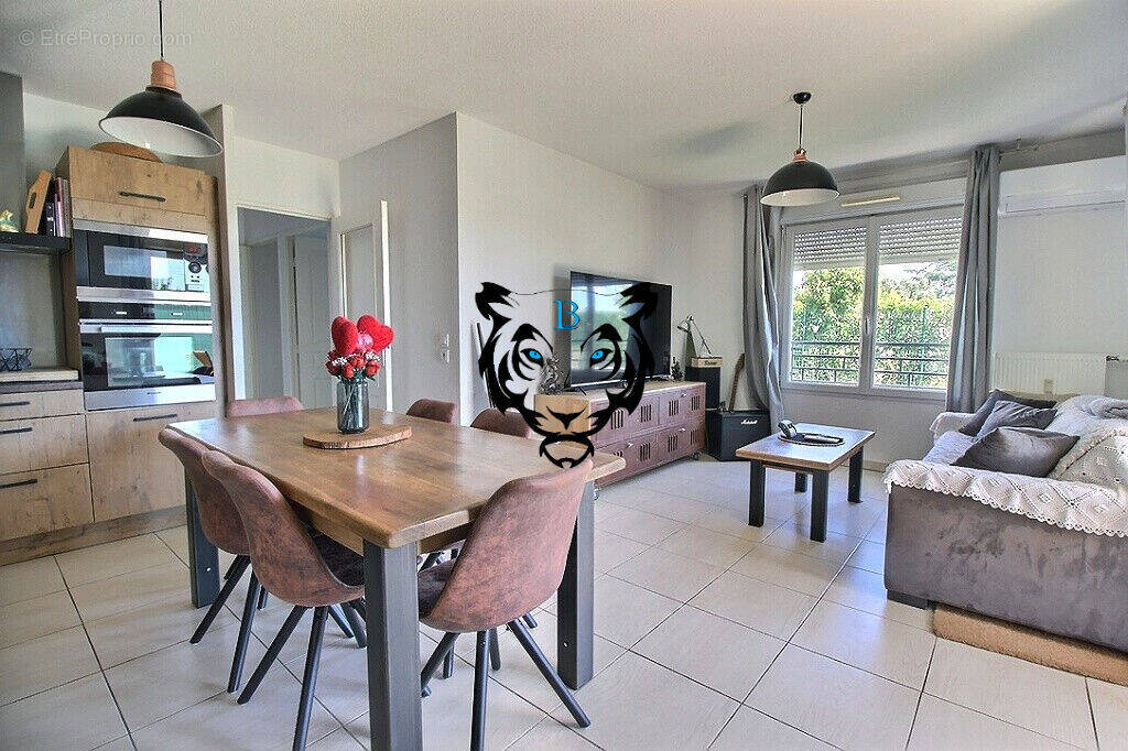 Appartement à LE MUY