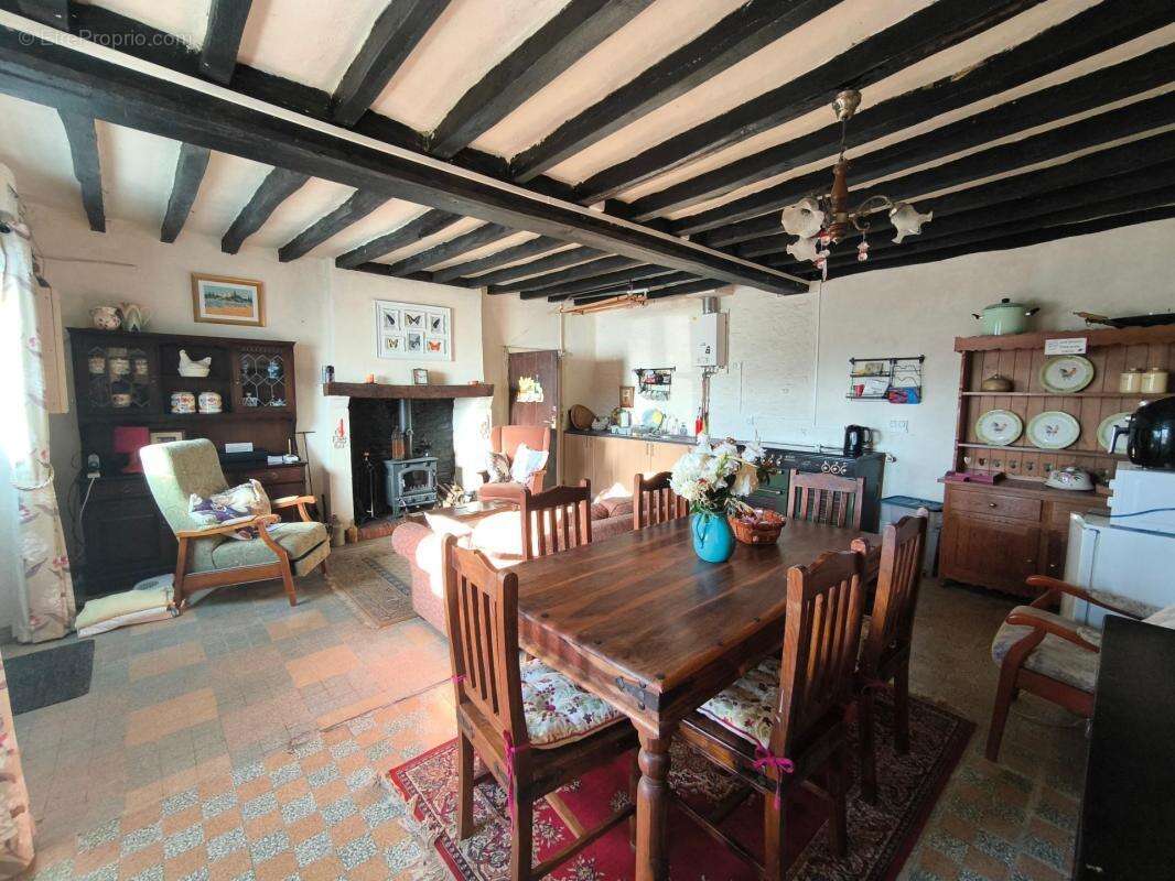 Maison à CHAZE-HENRY