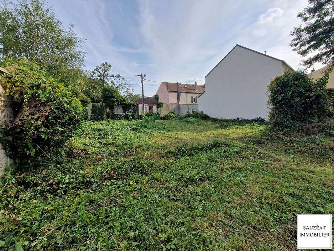 Terrain à BRETIGNY-SUR-ORGE