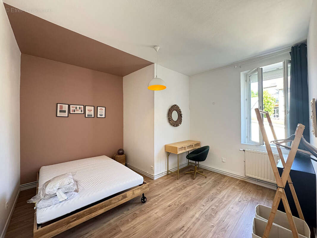 Appartement type 5 - 83.50 m² - secteur av de laon - photo 4