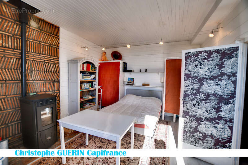 Maison à vendre maison proche de Saint-Amant de Boixe (16) - photo 6