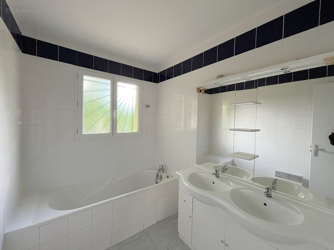 Maison à ARTIGUES-PRES-BORDEAUX