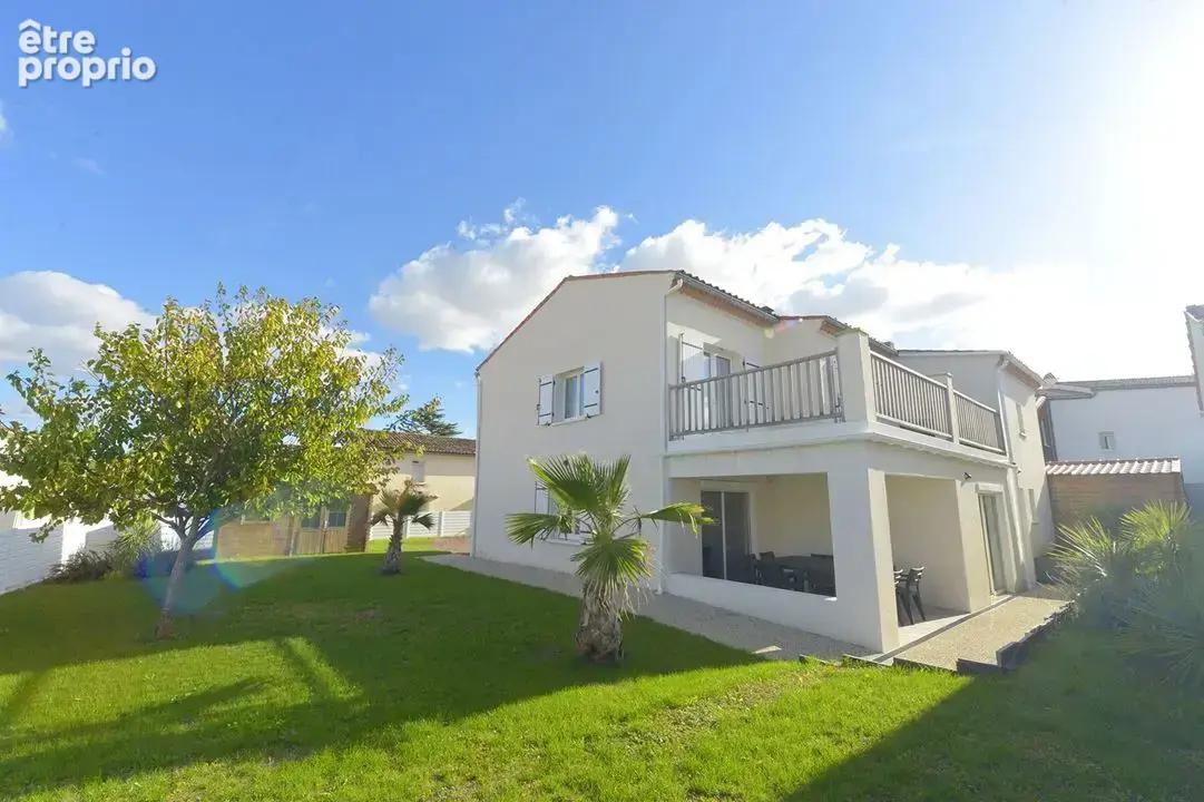 Maison 6 pièces 140 m² à vendre à Meschers-Sur-Gironde (17132) - photo 1