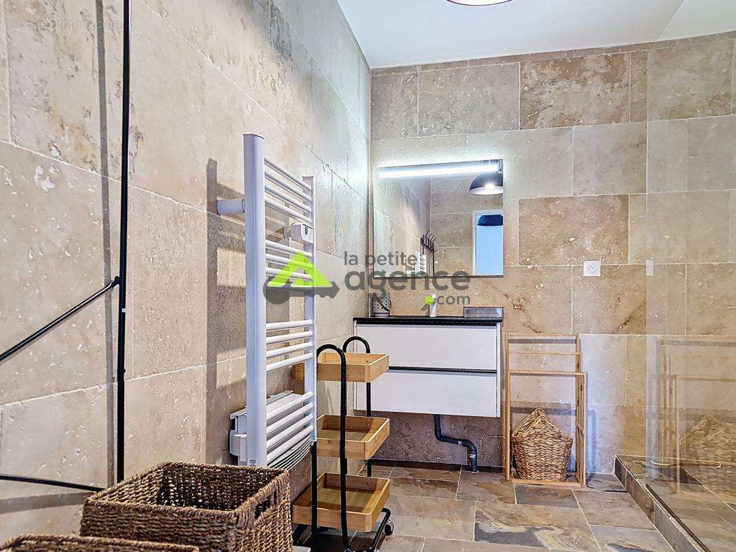 Maison à SAINTE-FEYRE