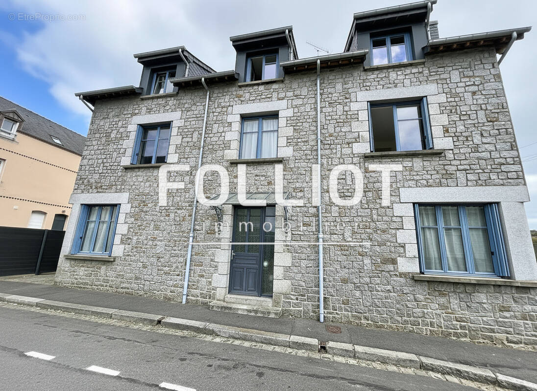 Maison à FOUGERES