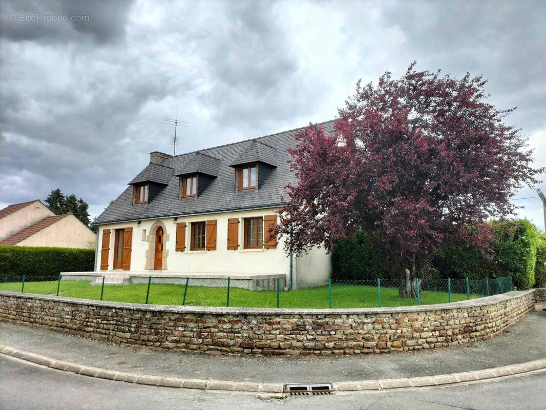Maison à SAINT-PIERRE-DES-NIDS