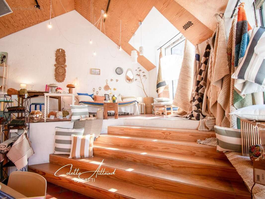 Photo 2 - Commerce à MARSEILLE-6E