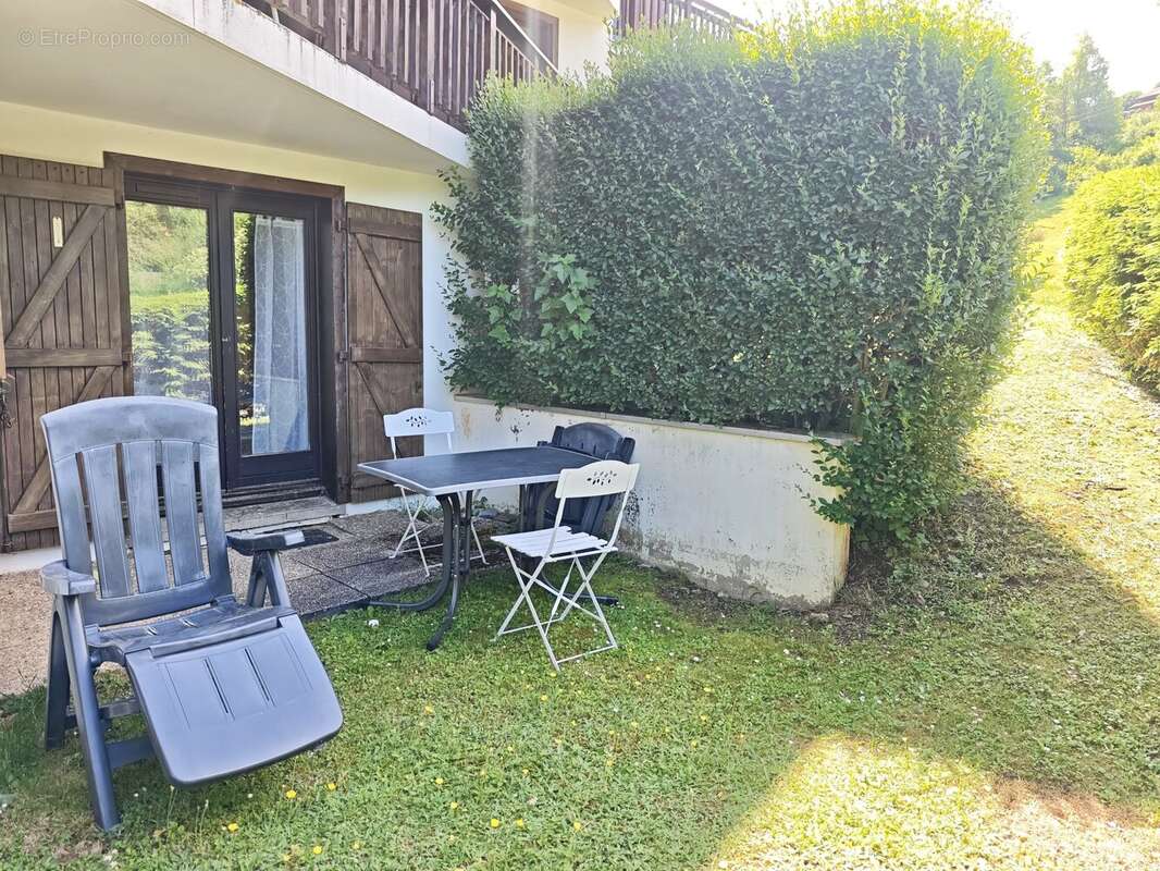 Appartement à MORILLON