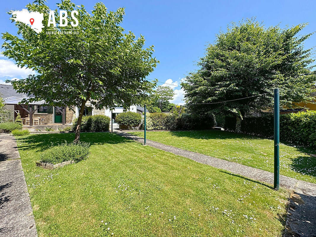 Maison à LA CHAPELLE-DES-MARAIS