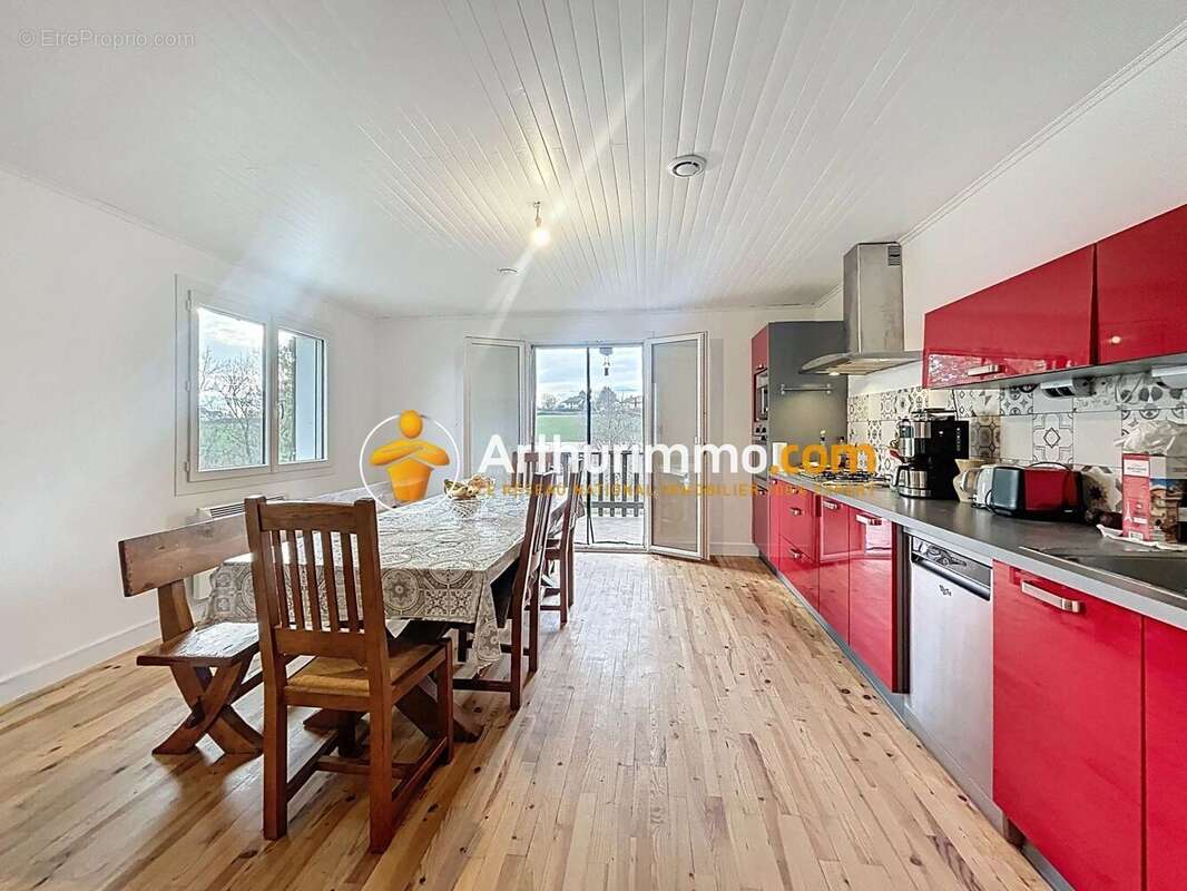 Maison à SAINT-MARCEL-BEL-ACCUEIL