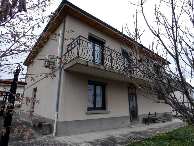 Maison à LA ROCHE-BLANCHE