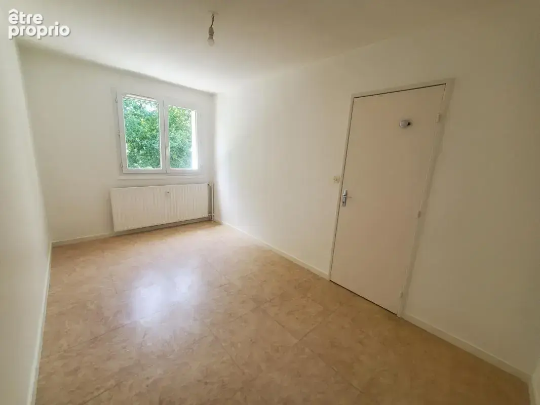 Beau t3 au 3eme etage avec balcon et cave - photo 7