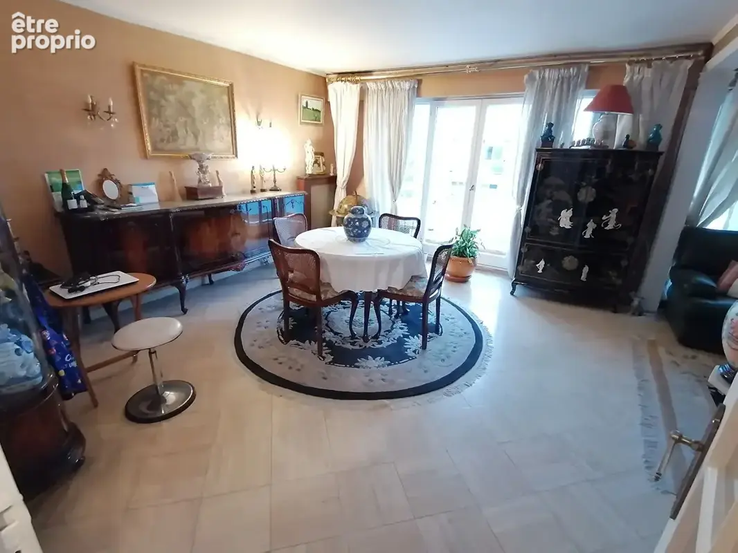 Appartement 4 pieces avec cave et parking - photo 2