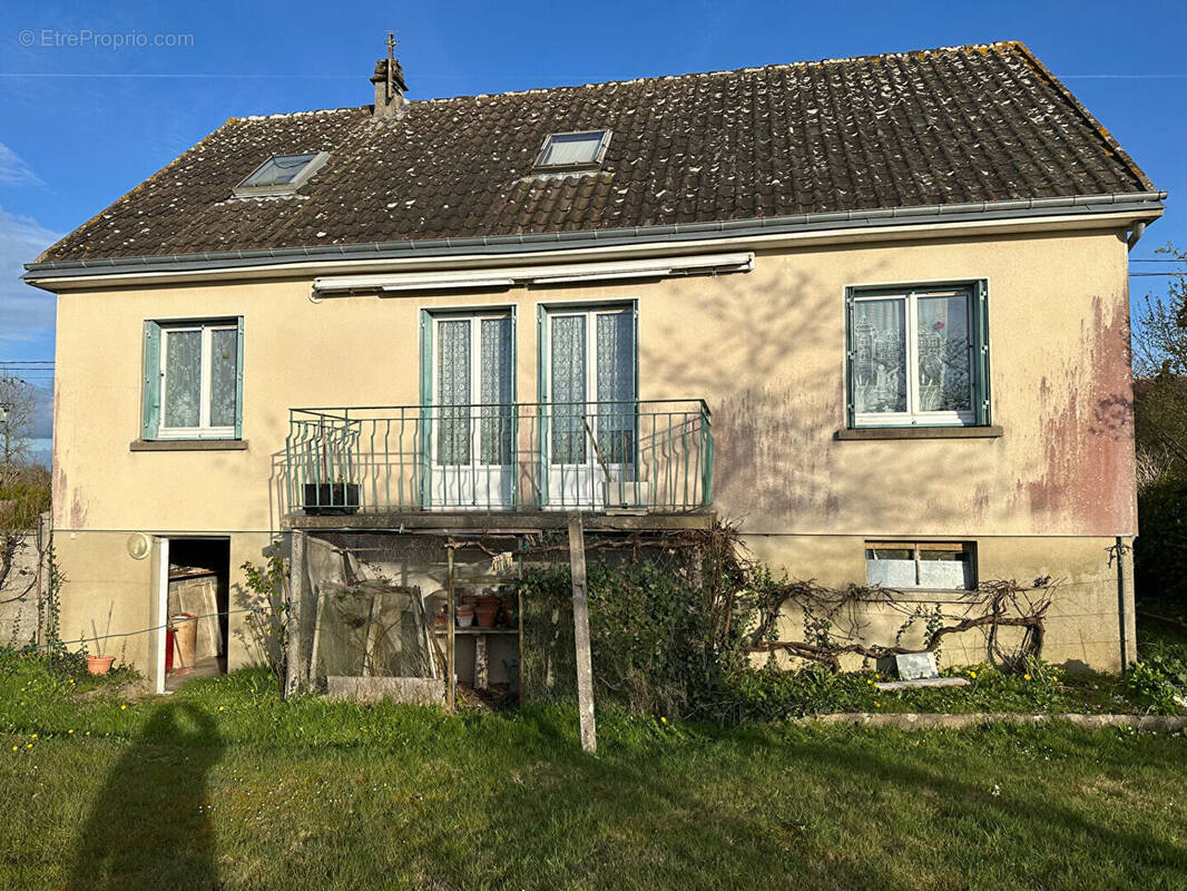 Maison à BELLOU-SUR-HUISNE